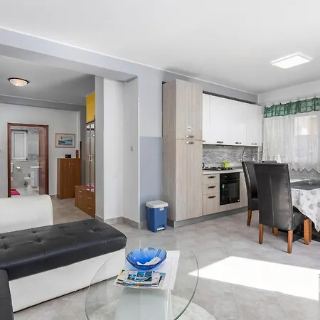 2 Bedroom Stunning In Ριέκα