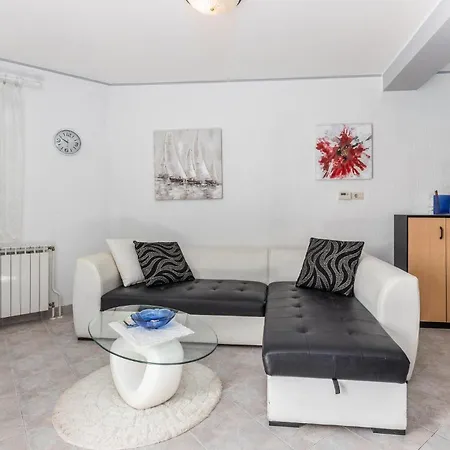Апартаменты 2 Bedroom Stunning In