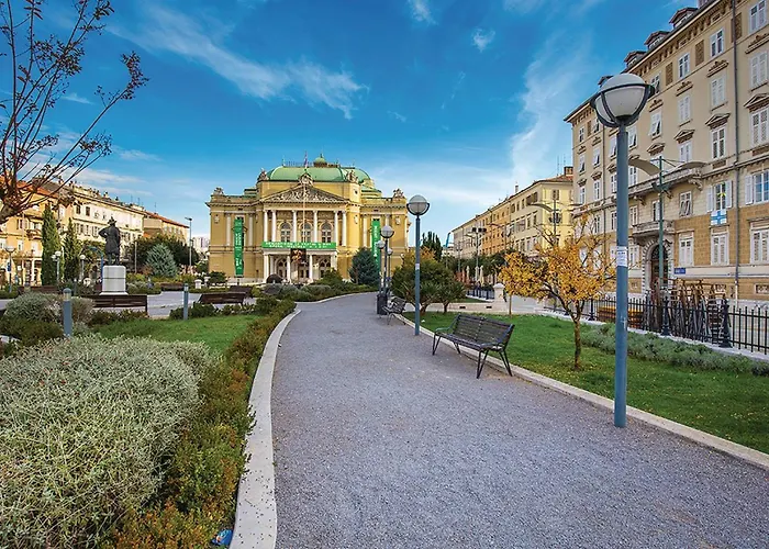 Lovely In * Fiume